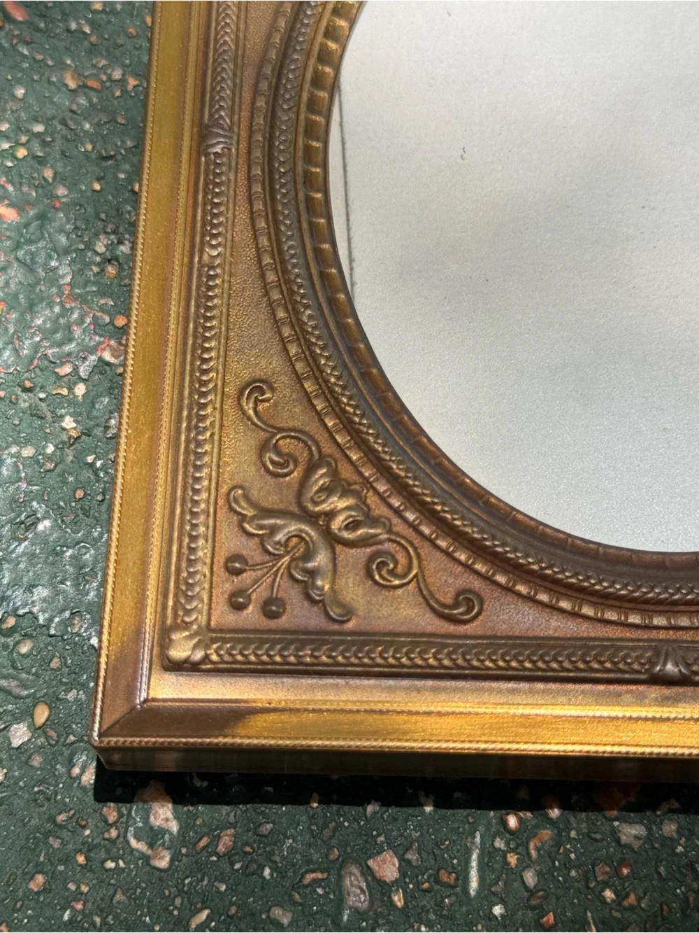 MCM Vintage Ornate 4 X 5 Oval Picture Frame